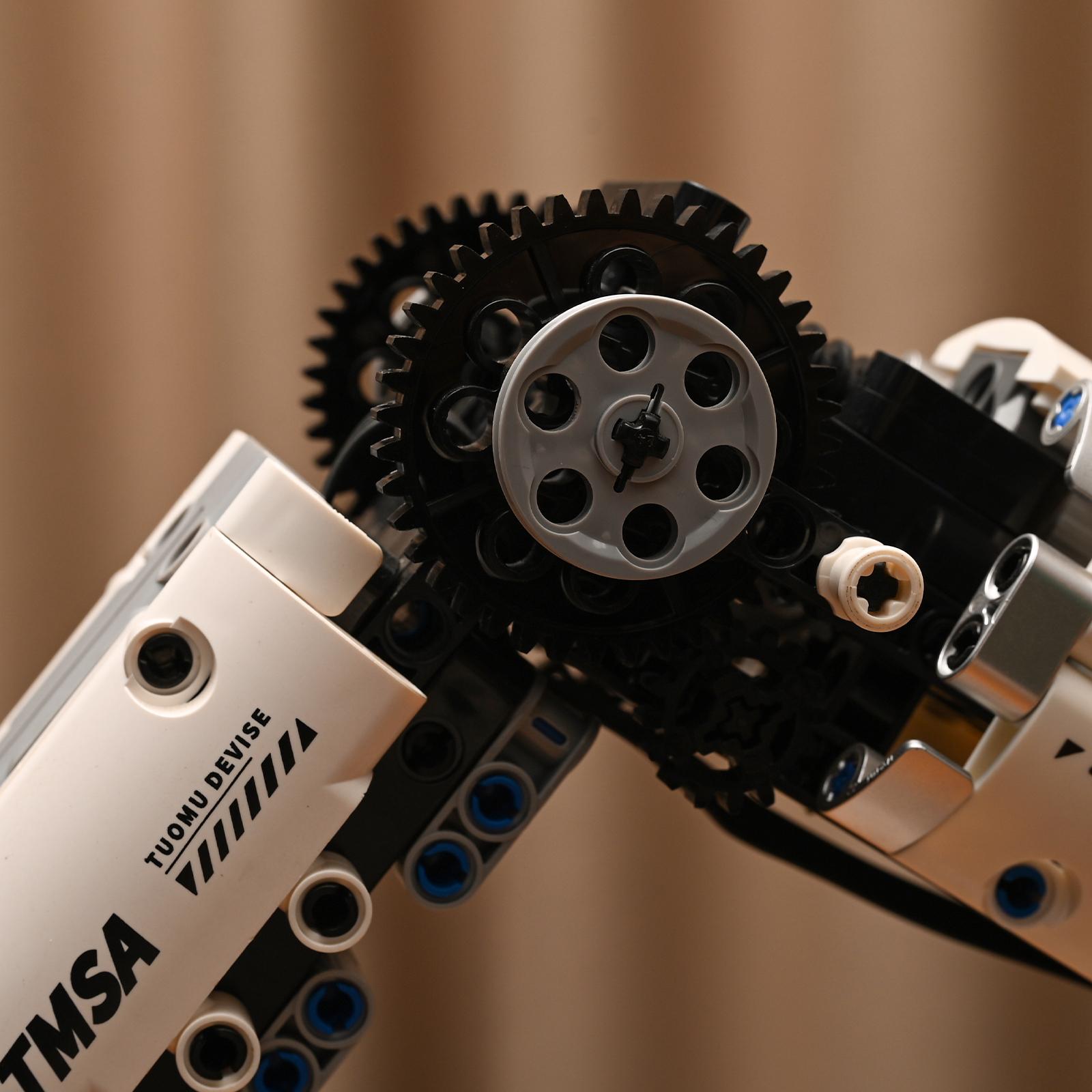 Uncle Brick Mechanical Technicla Arm Building Blocks Set with Remote Control 784Pcs STEM Educational Toys for Boys Girls 6+ RC Robotic Arm Ultra-Smooth Power Gears Gripping Claws Fantastic Christmas and Birthday Gift!