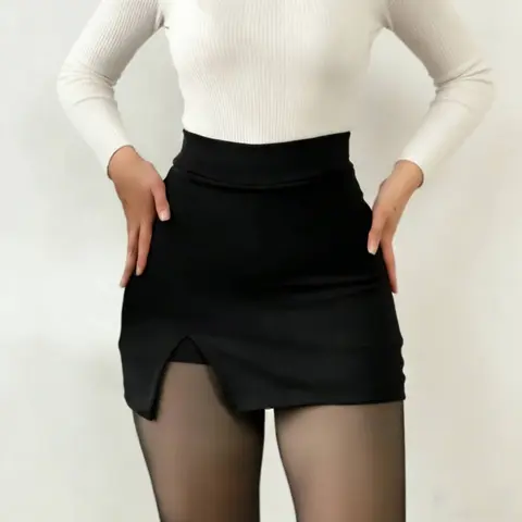 [Size Up] Women's Curvy Fitted Suede Mid-Thigh Skort with Front Split, Elastic Pull-On Style, Stylish Women's Wear, Workout-Ready Lined Shorts, All Seasons, Machine Washable, Back to School Outdoor Bottoms [Size Up]
