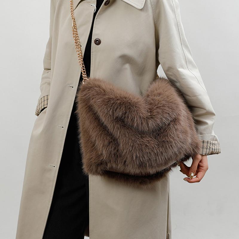 Gentle textured plush handbag, trendy and fashionable velvet tote bag, crossbody tote bag,casual and versatile shoulder bag,simple solid color niche design shoulder commuter bag, suitable for daily matching,commuting and other scenarios.