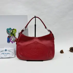 Pre-owned PRADA Leather Shoulder Bags 7.8'' R2239 Shoulder Bag C18675711022 0307 T4 Kay