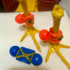 Rooster spur muffs quality rubber 2 pair(4)/ botadores gallos de goma 2 pares(4)