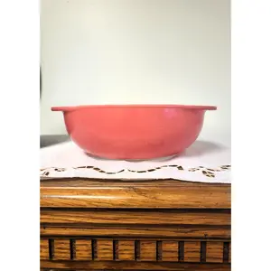 Vintage Pyrex Flamingo Pink 2 Quart Round Casserole Dish, model #024