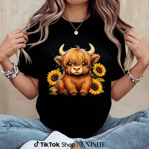 Comfort Fit Cotton T-Shirt with Highland Cow and Sunflower – Casual Style