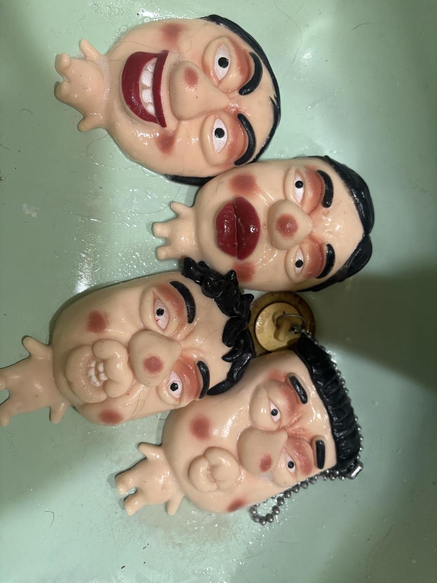 Item: 4 toys+4 color kits