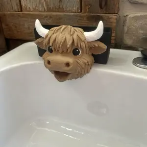Highland Cow Sponge Holder - Unique Kitchen Accessory with Realistic Cow Design Farmhouse Soapholder