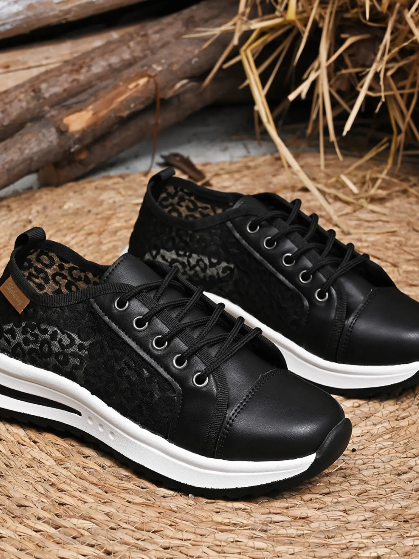 Women's Summer Sporty Sneakers, Low Ankle Crochet Upper, Rubber Sole, Random Print, Comfortable Casual Shoes for Daily Wear