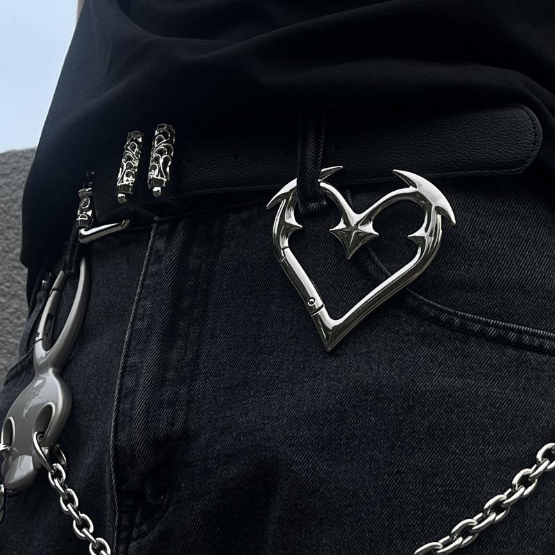 Heartbreaker Carabiner Gothic Heart-Shaped Metal Keychain Heavy Duty Bold Design Zinc Alloy Perfect for Keys Bags Statement Fashion Accessories