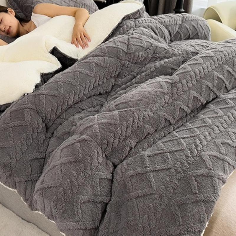 Fall-Winter Hit! Queen Size 3Pcs Faux Fur Down Comforter Set | Velvet Leaf Embossed, Thermo-Lock No Leakage, Anti-Static & Machine Washable | Plush Warm Bedding Antistatic