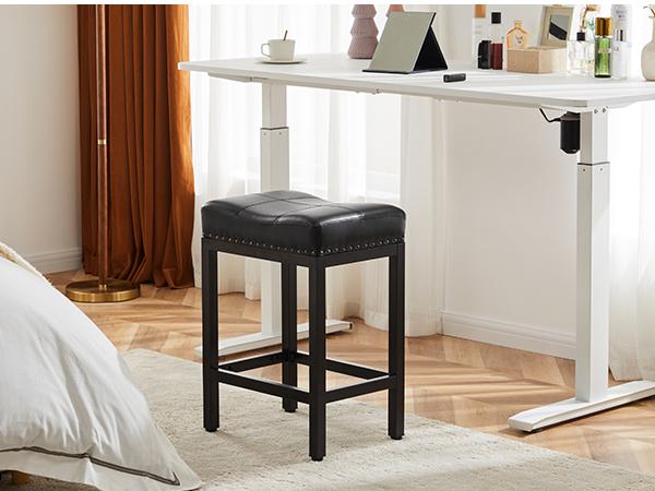 Saddle Bar Stools Set of 2 Counter Height 24-Inch Modern PU Leather Barstools with Metal Base, Footrest, Upholstered Bar Chairs for Kitchen Island
