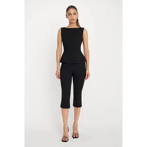 SOFT STRETCH PONTE PULL ON CAPRIS | BLACK001