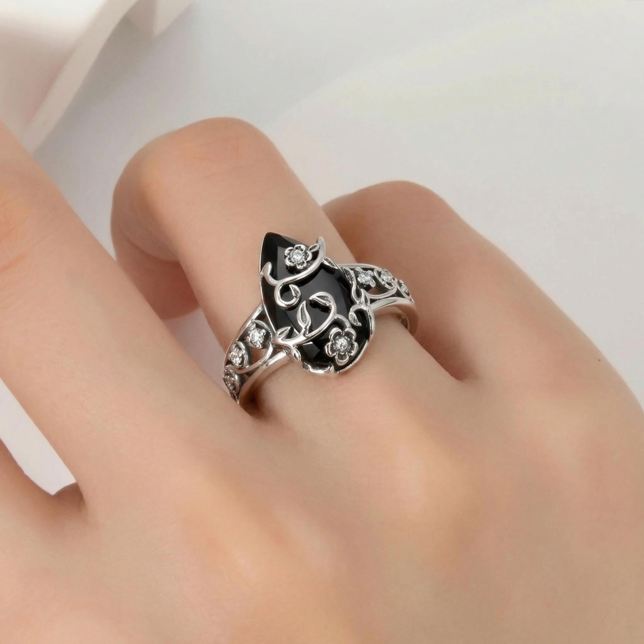 Vintage black gemstone ring detail