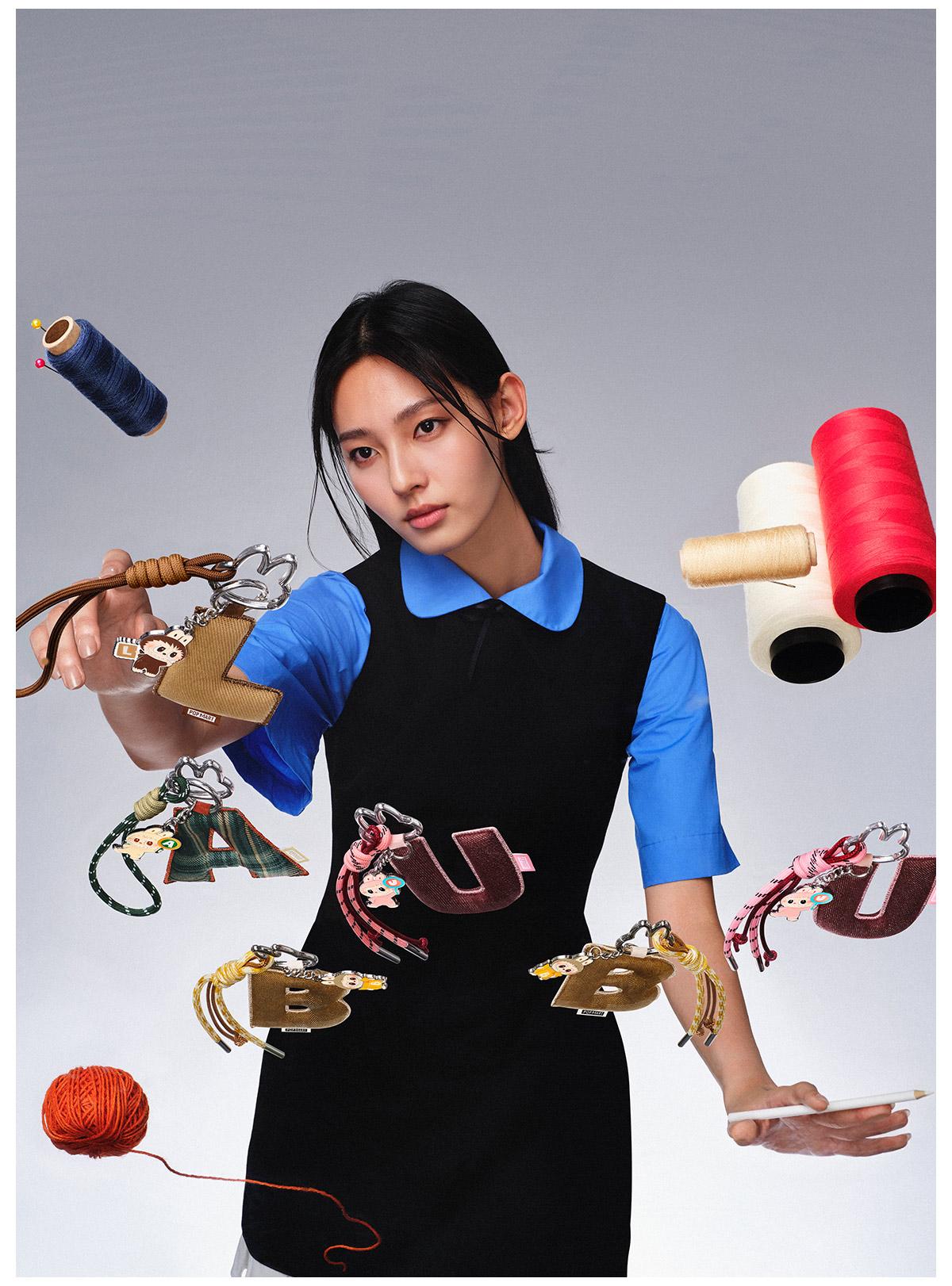 [Spanish] – THE MONSTERS Pin for Love Series – Colgante de Letras, Caja Sorpresa (A-M)