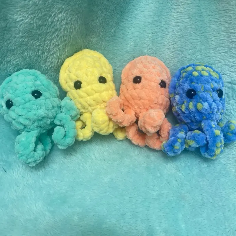Cute Squid Plush Crochet Keychain - Assorted Colors, Soft and cuddly Design, Perfect for Gifts and Collectibles