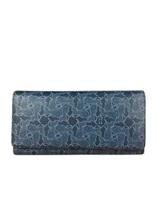 Pre-owned coated canvas Small Leather Goods Celine Blue Long Wallet