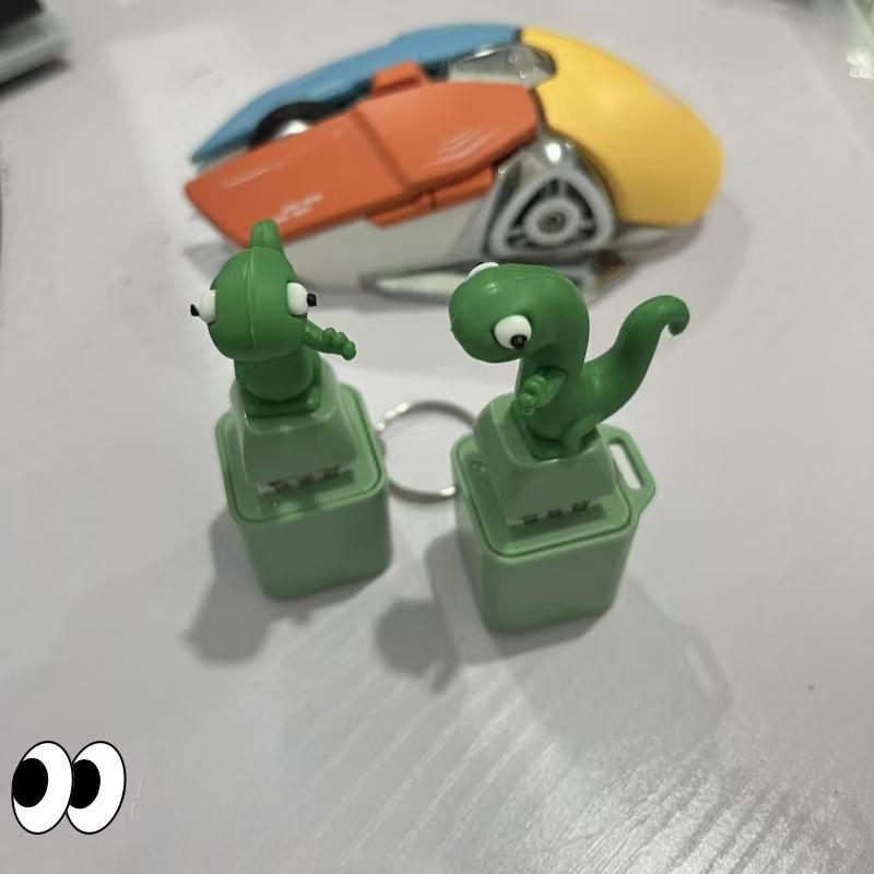 Lizard Button Keychain with Rechargeable LED Light Realistic Croak Color Changing Fun Toy for Kids & Adults Green Design Lizard Button Keychain with Rechargeable LED Light Realistic Croak Color Changing Fun Toy for Kids & Adults Green Design