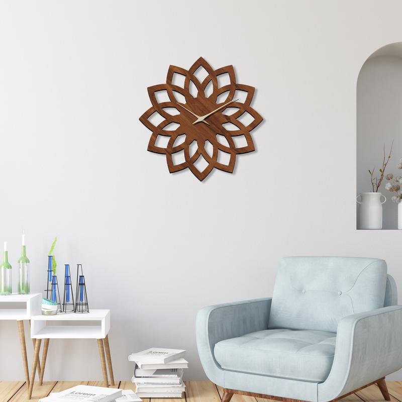 Carved flower shaped wooden wall clock, 16 inch walnut texture unique shaped quartz clock, silent non-ticking battery power supply, thickened 9mm thickness, suitable for living room, bedroom, office decoration