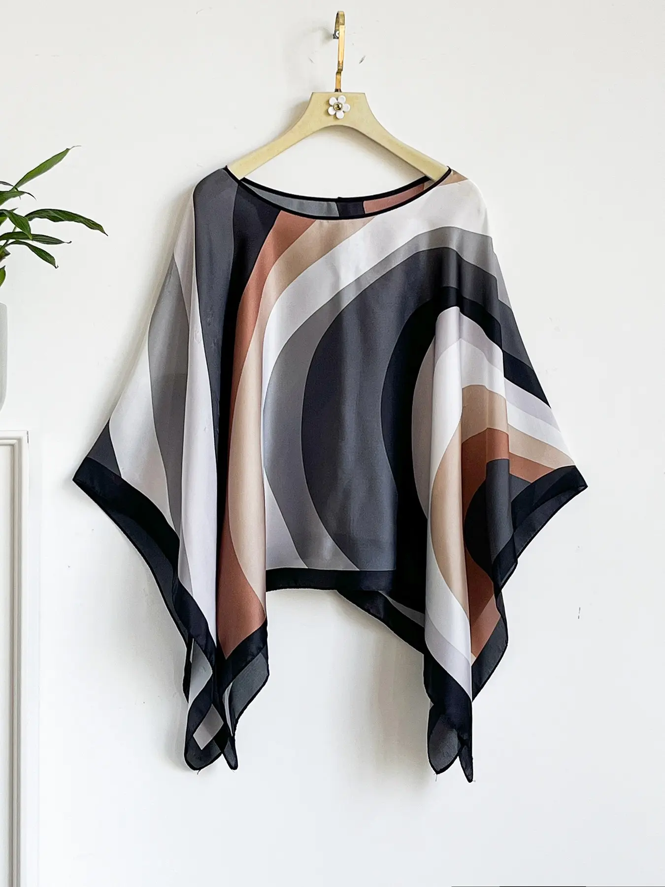 French Simple Luxurious Silk Feel Hooded Shawl, Windproof Sandproof Casual Soft Scarf Wrap, Fashion Versatile Accessory for Stylish, Silk Feeling Scarf