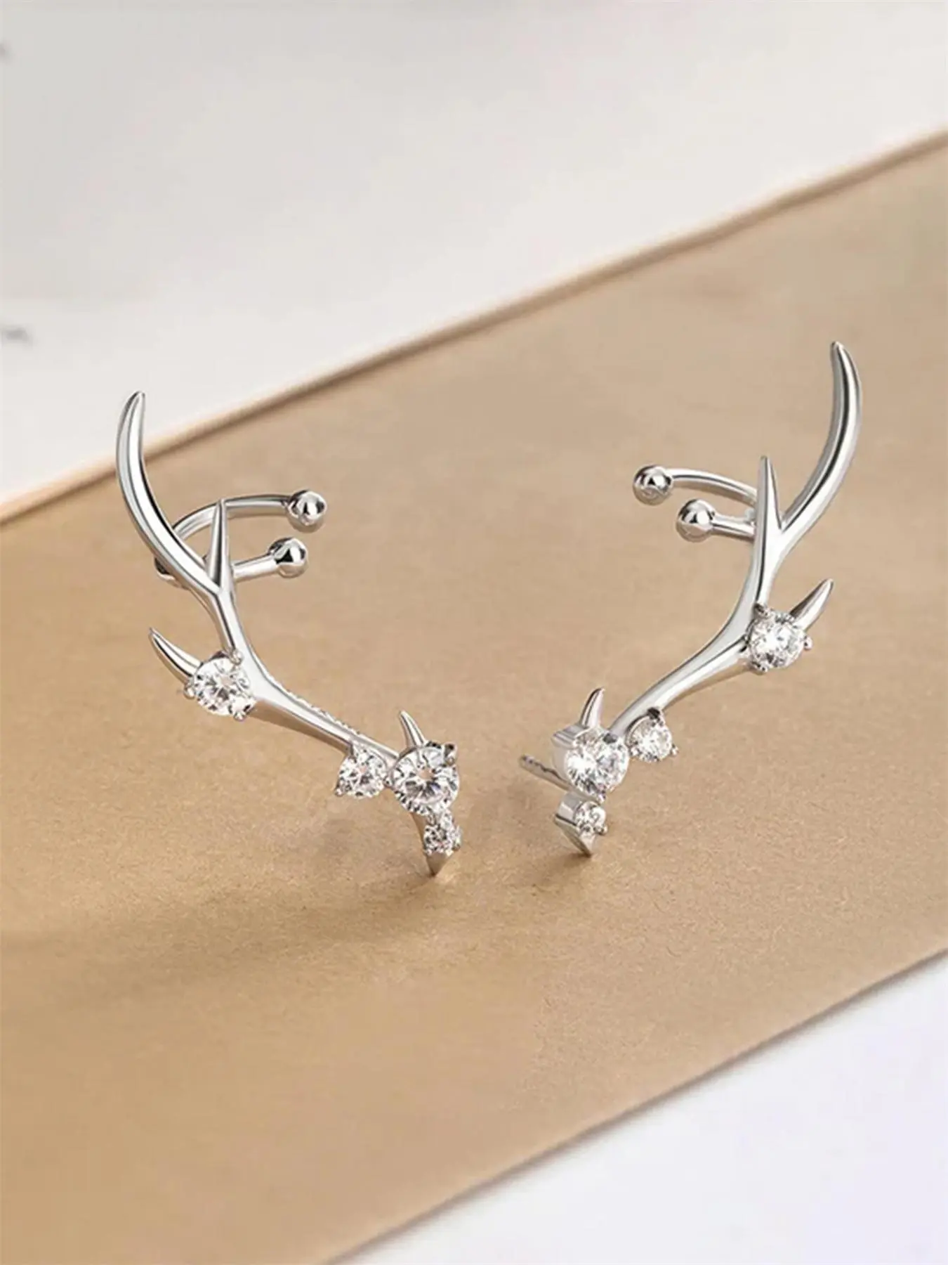 Fashionable Antler Design Stud Earrings, Elegant Rhinestone Decorated Bling Stud Earrings for Women, Trendy All-match & Exquisite Jewelry for Birthday Gift, Versatile Earrings, Chic Gorgeous Jewelry, Ear Studs, Good Earrings