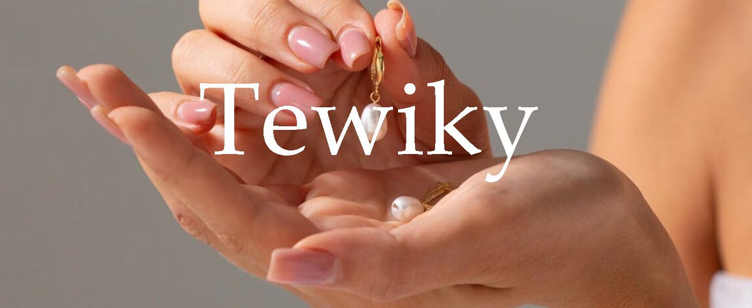 Tewiky Greenish Spring Jewelry, Exquisite Gold Necklaces for Women, Dainty Gold Herringbone Choker Necklace Thin Layered Snake Chain Jewelry for Gifts and Teen Gifts