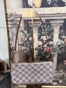 Pre-owned voila.id Louis Vuitton crossbody bag