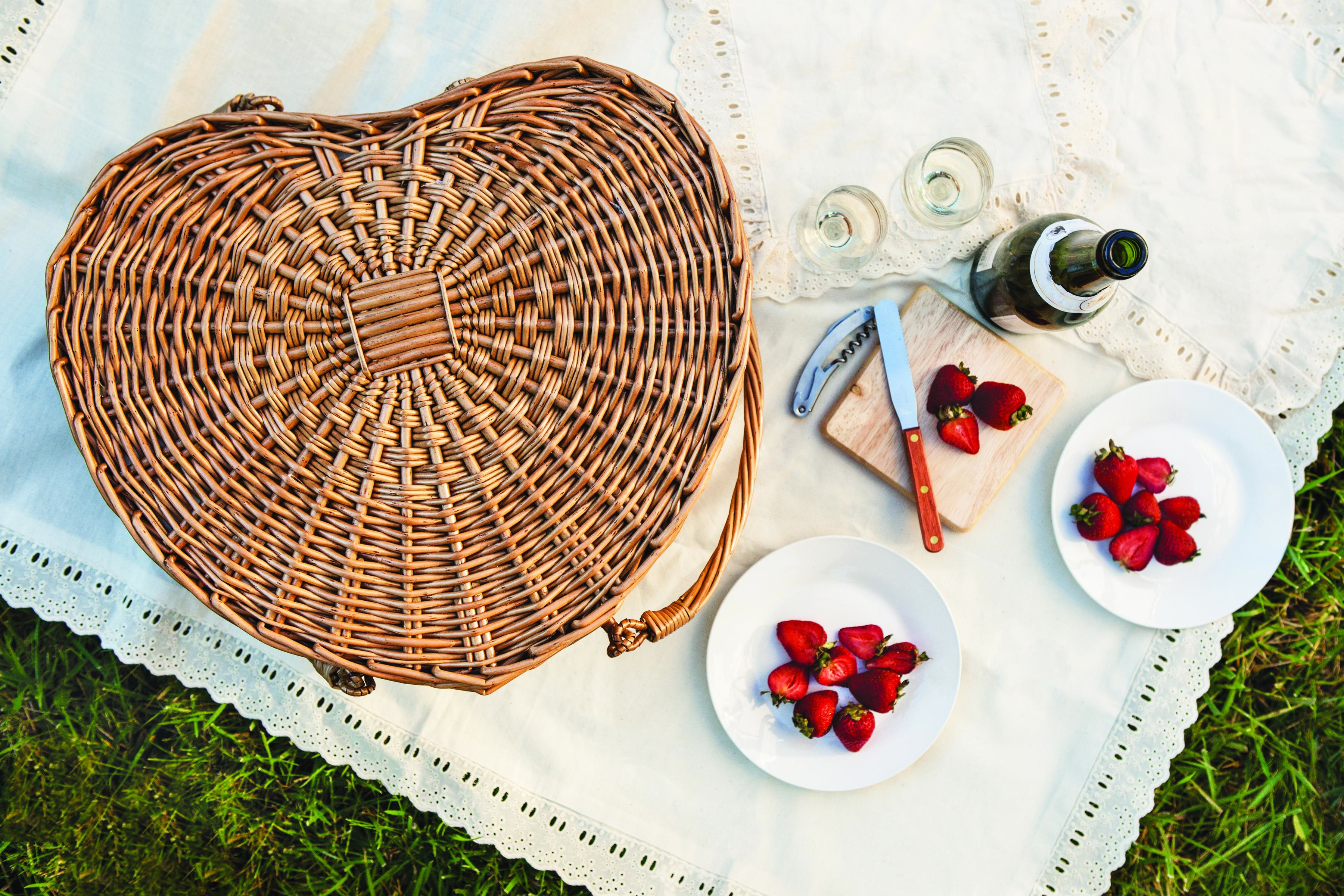 Heart Picnic Basket, (Antique White)