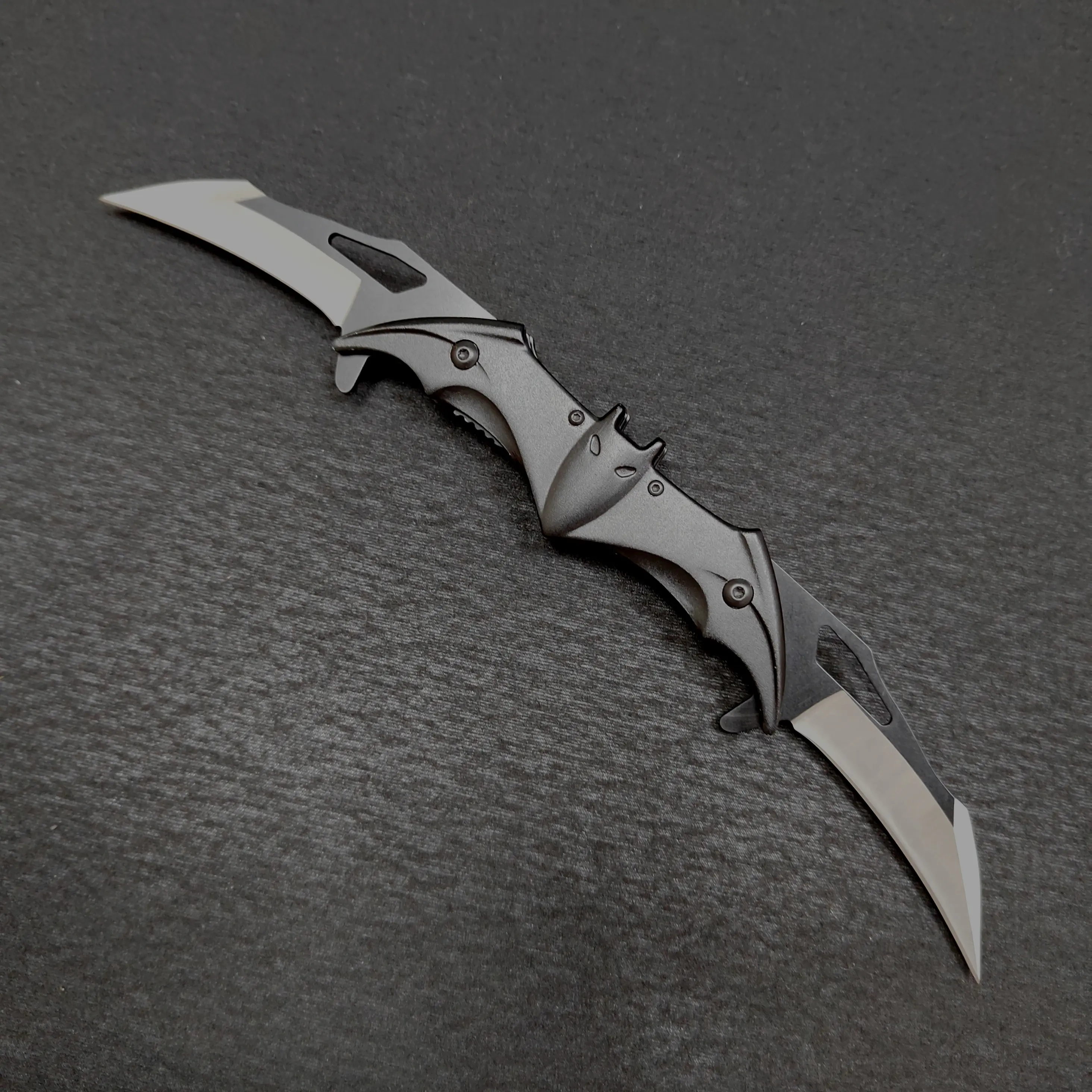 Bat Folding Twin-Blade Camping Knife, Portable Multipurpose Knives for Men, Precision Camping Outdoor Tool, Ideal Gift for Cosplayers, Precision Camping Tool