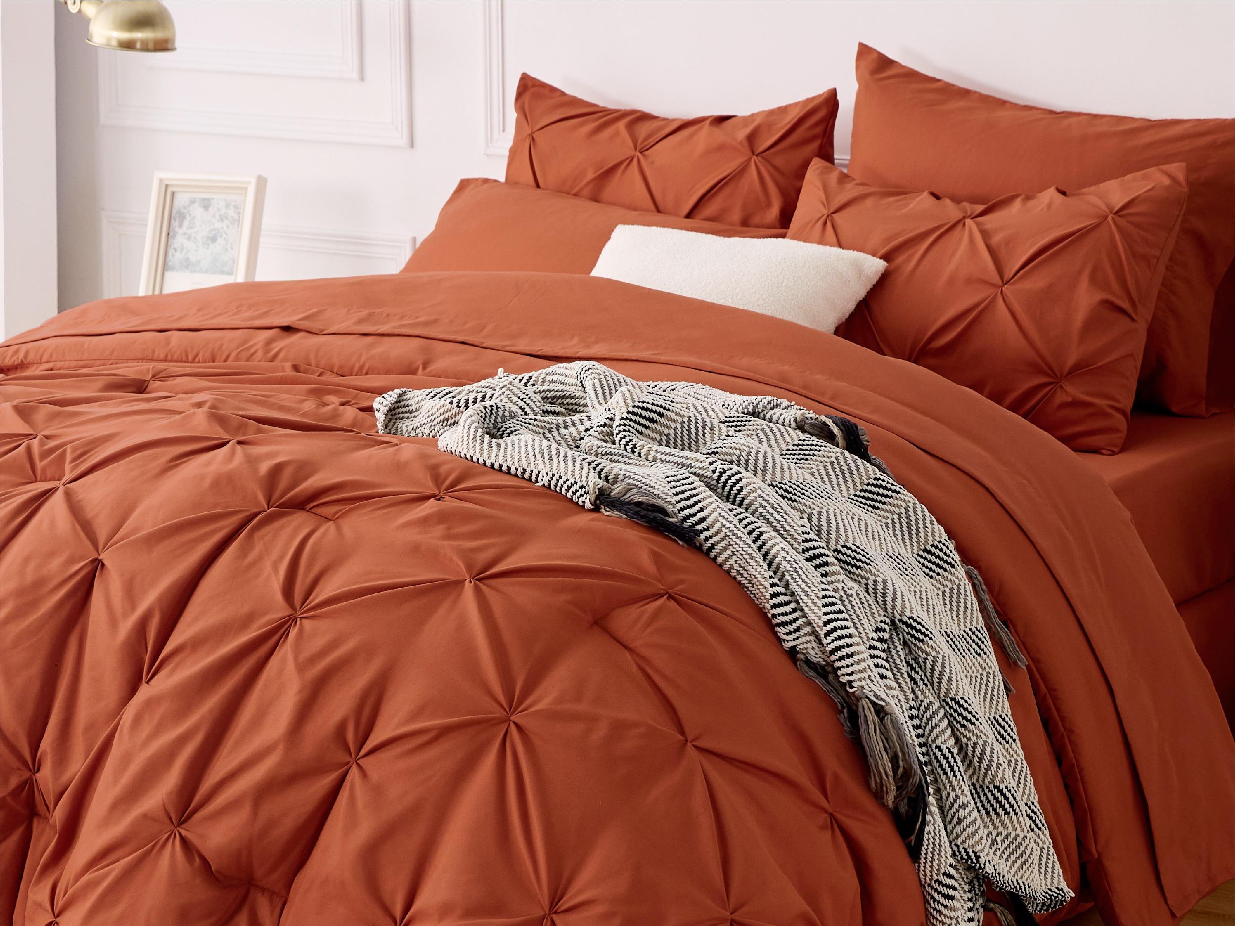 【February Stock Up】7 PCS-Bedsure Soft  Pintuck Messy Bedding Sets - Multi-Color,Cloud-like,Ultra-Soft,Machine Washable,Luxury Bedroom Decor Accessories,Breathable,All-Season King Size Comforter Sets,Hotel Quality, Restful Sleep, Geometric Pattern