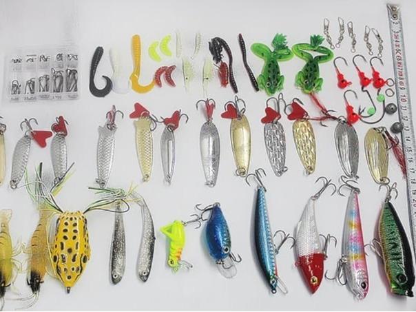 SUNDAY MIRTH 275Pcs Fishing Lure Set Kit Soft and Hard Lure Baits Tackle Set Bionic Bass Trout Salmon Minnow Popper Crank Rattlin Pencil Plastic Topwater Frogs Lure Metal Lures Spinner