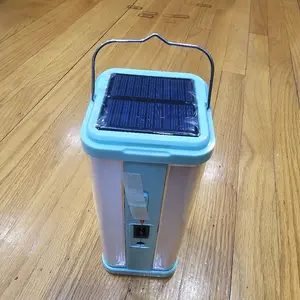 Luces de 4 focos , recargables solar con cable