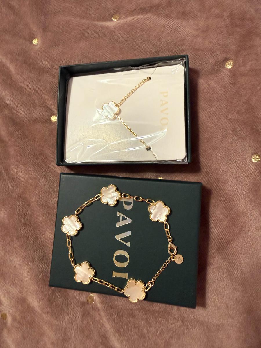 Item: Mother of Pearl Clover - Yellow Gold