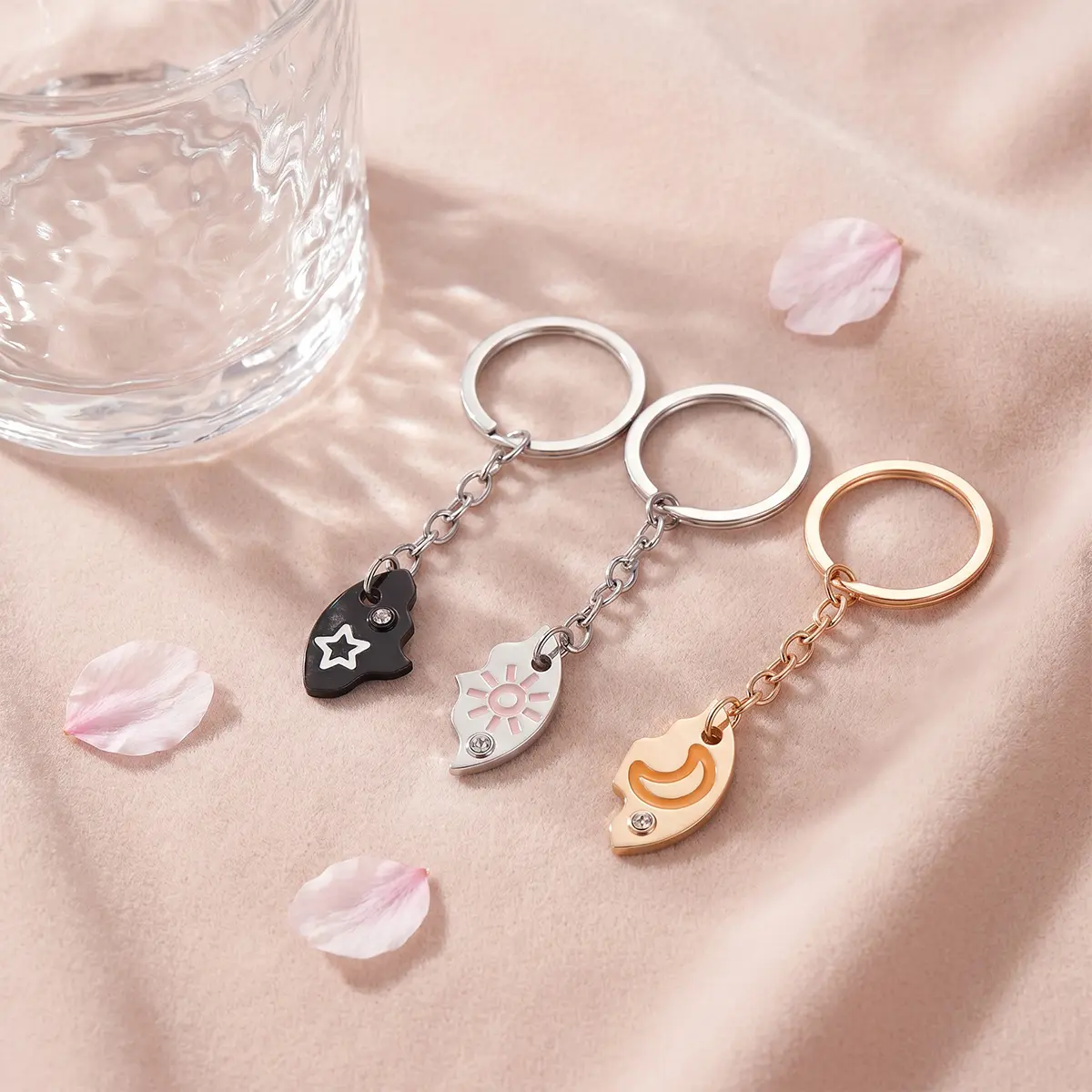 3PCS Sun Moon Star Magnetic Keychains - Matching Friendship Puzzle Keyring Set, Cute BFF Accessories for Women, Meaningful Gift for Birthday, Special Moments