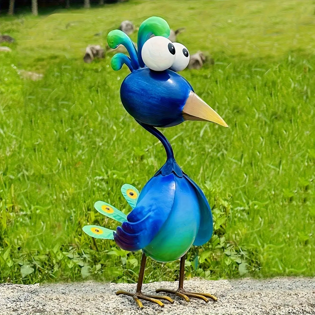 Vibrant Metal Peacock Garden Statue, Garden Sculptures, Exterior Decorative Statues, Outdoor Lawn and Garden Decor, Durable Indoor and Outdoor Home Decoration, Cute Animal Ornament