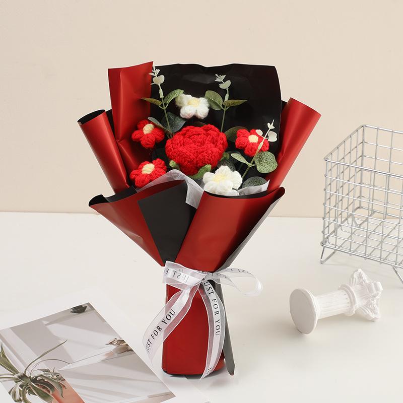【Valentine's Day】Handmade knitted flower bouquet, made with yarn, one artificial flower bouquet included, comes with a transparent carrying bag,a greeting card. Suitable for Valentine's Day, Christmas, and birthday gifts, and also for home decoration.
