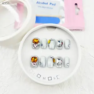.DP.6351.Cat's Eye Rhinestone Wearable Nail