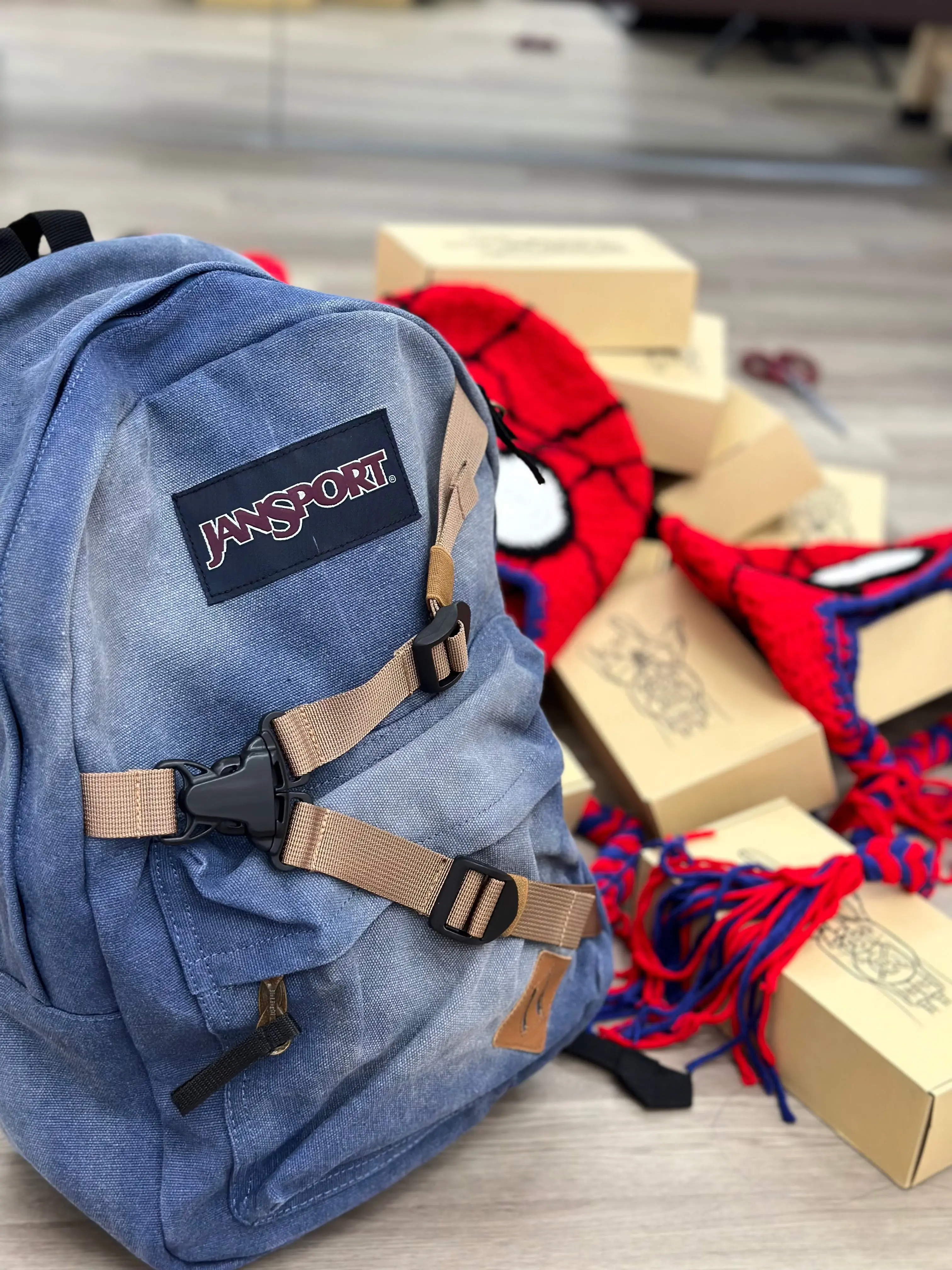 JanSport Unisex Big Student Backpack PeterThe same blue color