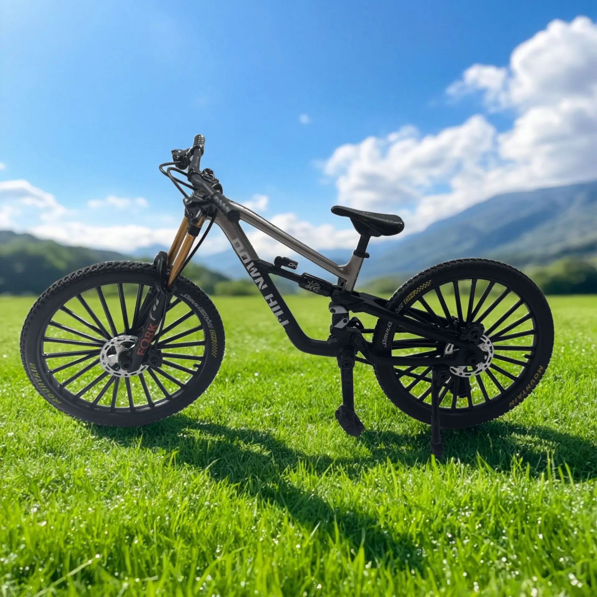 1:6 Scale Metal Mini Downhill Mountain Bike Toy, Die-Cast Bmx Finger Bicycle Model for Cycling Enthusiasts, Perfect Gift for Bike Racers, Dirt Bikes