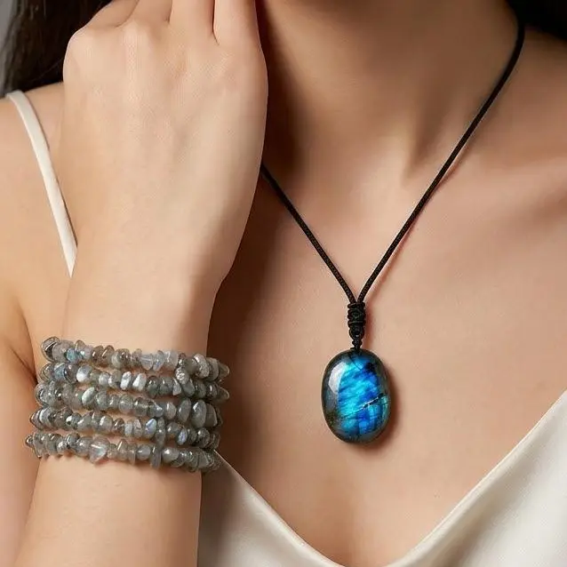 Unisex Non-Natural Labradorite Jewelry Set - Oval Focal Pendant Necklace, Raw Chips Stone Stretch Bracelet, Blue Flash, Adjustable Cord, Gemstones, Adults' Cosmic Wear, Spiritual Accessory, Ideal Gift
