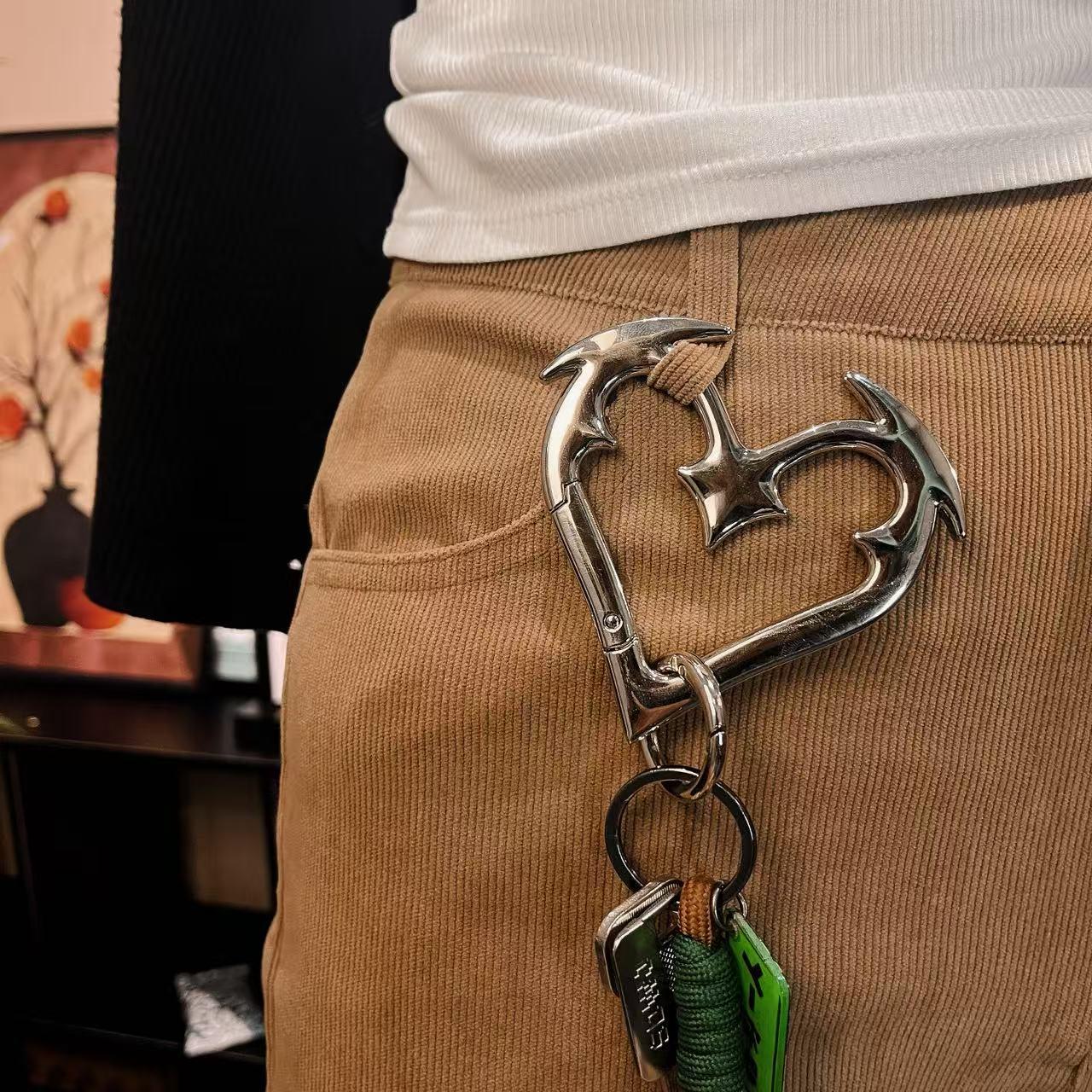 Heartbreaker Carabiner Gothic Heart-Shaped Metal Keychain Heavy Duty Bold Design Zinc Alloy Perfect for Keys Bags Statement Fashion Accessories