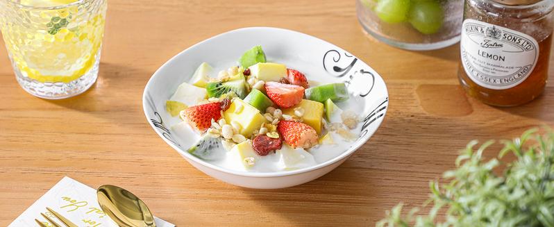 VEWEET Zoey 18/24-Piece Dinner Set Ivory White Black Decals Porcelain Combination Sets, Stackable Porcelain Plate Sets Service for 6 Winter Holiday