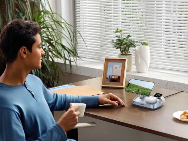 UGREEN 25W Qi2 Certified 3-in-1 Magflow Wireless Charging Stand, Magsafe Fast Wireless Charger for iPhone 17/16/15/14/13/12, AirPods and Apple Watch, Desk Stand with Adjustable Angle,（No battery）TikTokShopBlackFriday ,Tiktokshopstockup