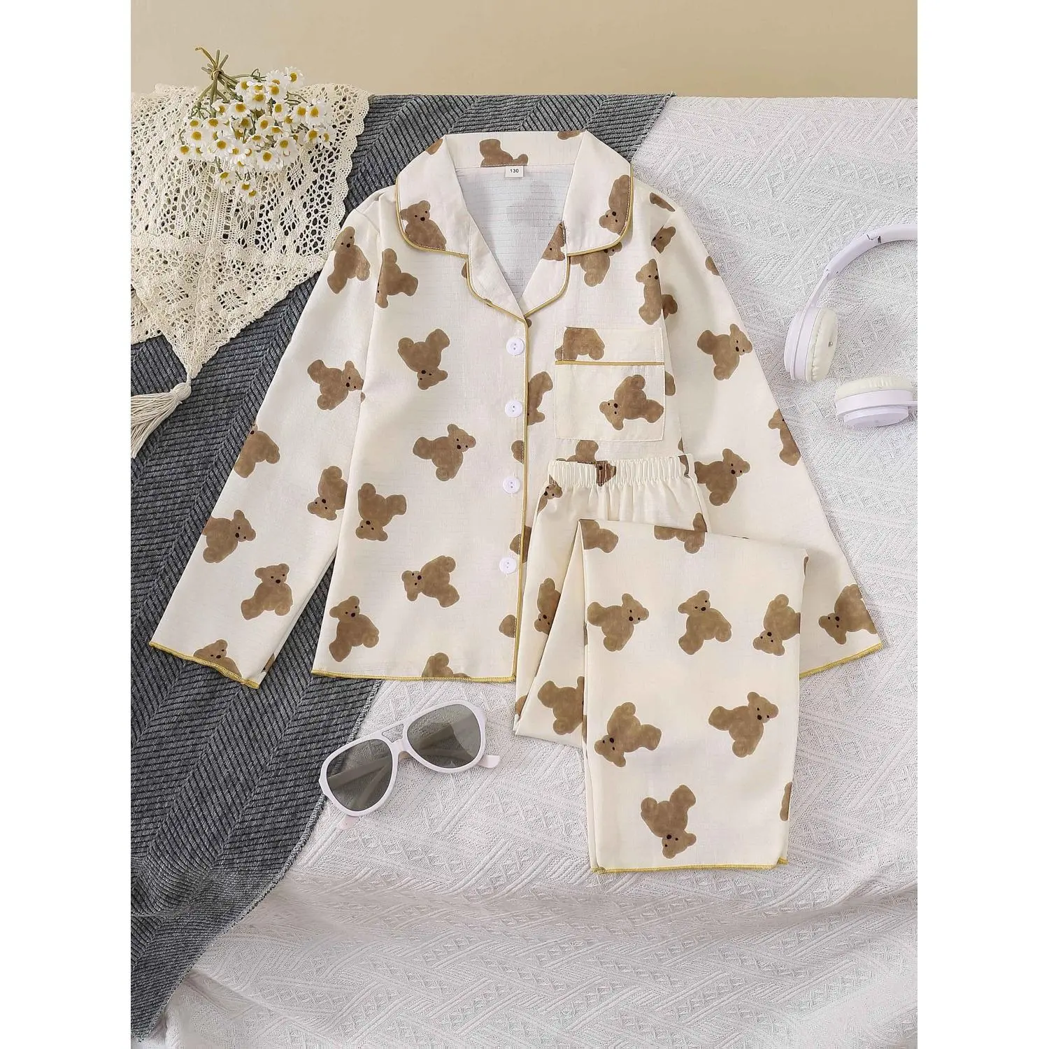 Girls' Autumn & Winter Pajama Set: Turn- Collar Long-sleeve Top & Pants. Playful Brown Bear Print Homewear, Long-sleeve Top with Elastic Waist Pants, Cute Kids' Loungewear. Bubble Crepe Flame-retardant Fabric, Comfortable & Skin-friendly.