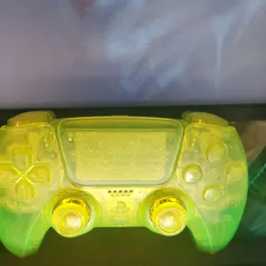 Custom PlayStation 5 Controller With TMR Joysticks and Clicky Buttons for Enhanced Gaming Experience