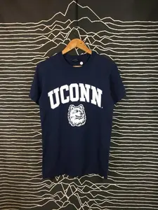 Vtg UConn University of Connecticut Huskies Mascot Tee
