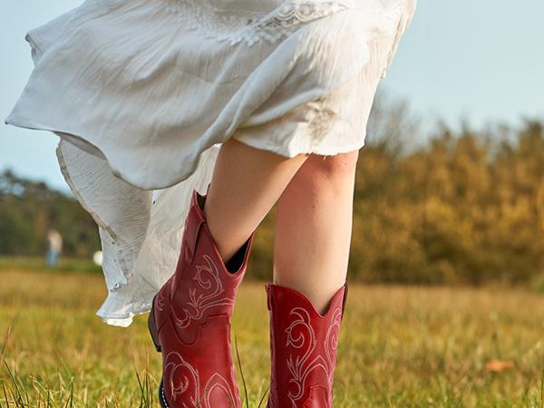 DREAM PAIRS Women's Cowboy Cowgirl Western Boots Embroidered Stitched Ankle Boots Square Toe Chunky Heel Fashion Short Booties with Zipper