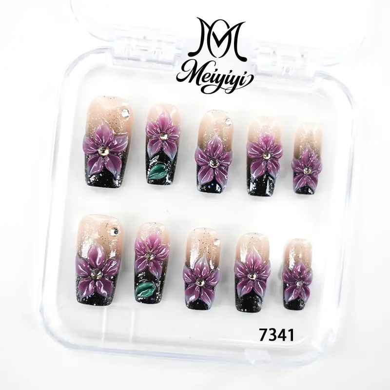 .DP.7341.Vintage Style Carved Wearable Nails