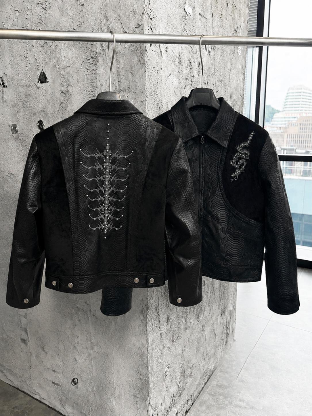 Men's Snakeskin Embossed Leather Jacket, Oversized Moto Biker Coat, Gothic Punk Streetwear Zip-Up Outerwear, Vintage Motorcycle Jacket with Textured Panels, Casual Loose Fit Long Sleeve Fall Winter Fashion, Y2K Rock Style Men's Jacket, Night Out Look