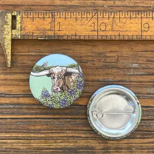 Texas Longhorn Button Pin