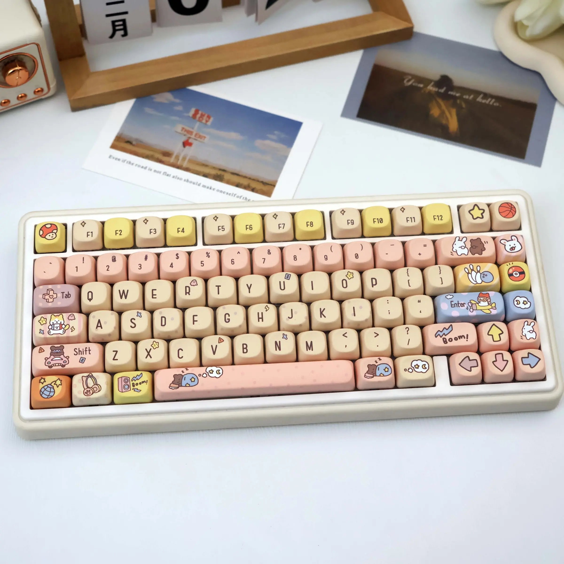 134 Key Gaming Theme Pbt Keycaps, Dye Sublimation Process, Moa Profile, Compatible with Mx Axes, Suitable for 61/64/68/87/96/104/108 Keyboards