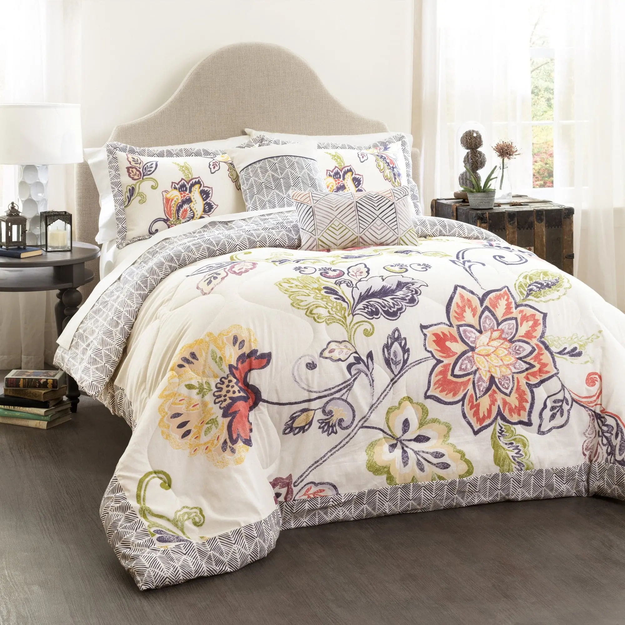 Lush Decor Aster 5-Piece Queen Size Bedding Set - 230 gsm Cozy Floral Microfiber Comforter, Geometric Patterned Trim, Reversible, Bright Pastel Assorted Colors, Quilt Set Bedding for Bedroom Decor Ideas