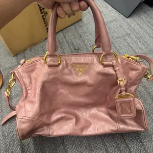 Pre-owned PRADA Cowhide Shoulder Bags Pink Calfskin Crossbody Bag